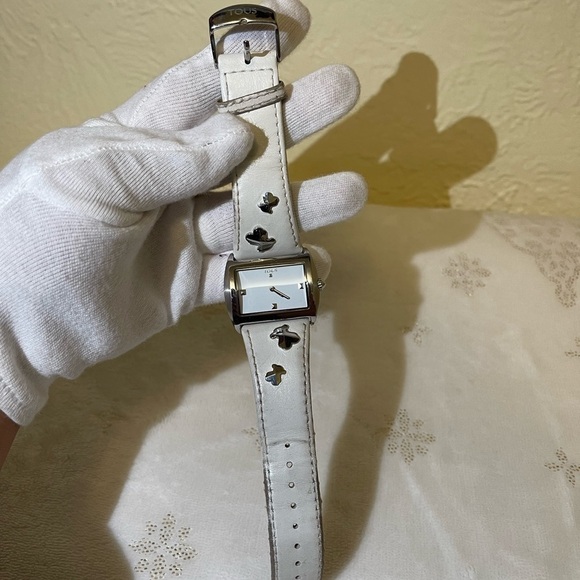 TOUS genuine leather teddy bear watch in white/ silver tone - Picture 11 of 12